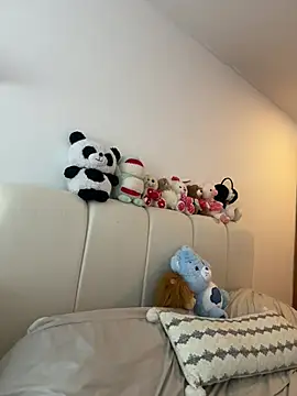 Snapshot of oriana_zoeee chatting on 02/15/26, 04:09 oriana zoeee online show from 02/15/26, 04:09