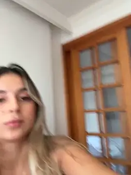 Snapshot of oriana_zoeee chatting on 04/16/26, 10:45 oriana zoeee online show from 04/16/26, 10:45