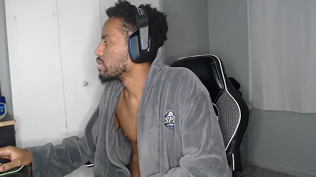 Snapshot of ChrisVacher chatting on 12/04/24, 06:22 ChrisVacher online show from 12/04/24, 06:22