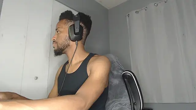 Snapshot of ChrisVacher chatting on 12/22/24, 02:27 ChrisVacher online show from 12/22/24, 02:27