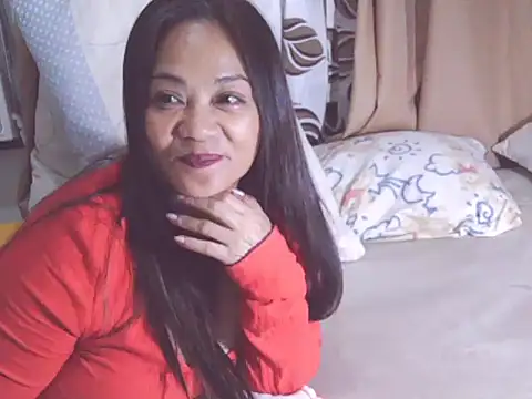 Snapshot of mommylicious chatting on 03/07/25, 11:27 mommylicious online show from 03/07/25, 11:27