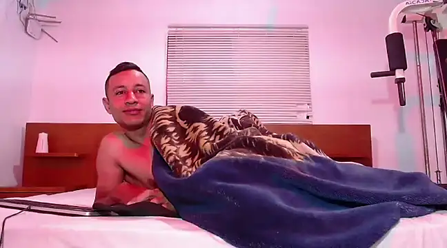 Snapshot of Maik_James chatting on 02/06/25, 08:39 Maik James online show from 02/06/25, 08:39