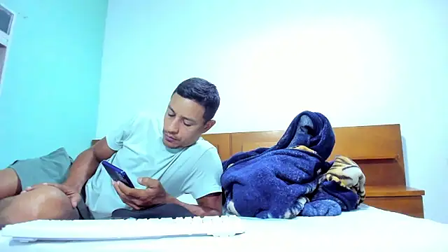 Snapshot of Maik_James chatting on 10/18/25, 08:48 Maik James online show from 10/18/25, 08:48