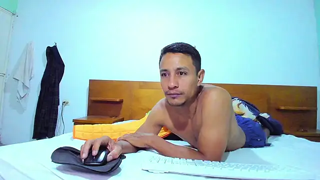 Snapshot of Maik_James chatting on 01/18/26, 09:02 Maik James online show from 01/18/26, 09:02