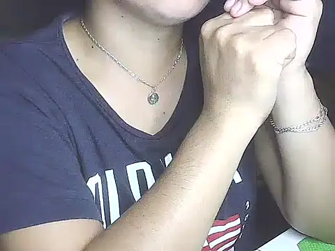 Snapshot of lovely_samxxx24 chatting on 12/17/24, 02:44 lovely samxxx24 online show from 12/17/24, 02:44