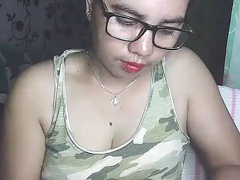 Snapshot of lovely_samxxx24 chatting on 02/03/25, 12:25 lovely samxxx24 online show from 02/03/25, 12:25