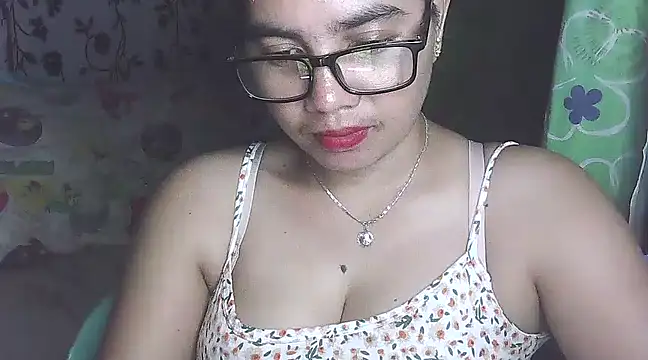 Snapshot of lovely_samxxx24 chatting on 02/10/25, 08:20 lovely samxxx24 online show from 02/10/25, 08:20