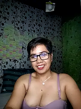 Snapshot of lovely_samxxx24 chatting on 02/19/25, 08:12 lovely samxxx24 online show from 02/19/25, 08:12