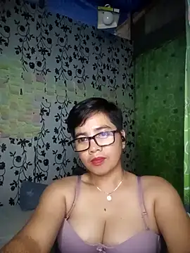 Snapshot of lovely_samxxx24 chatting on 02/19/25, 11:17 lovely samxxx24 online show from 02/19/25, 11:17