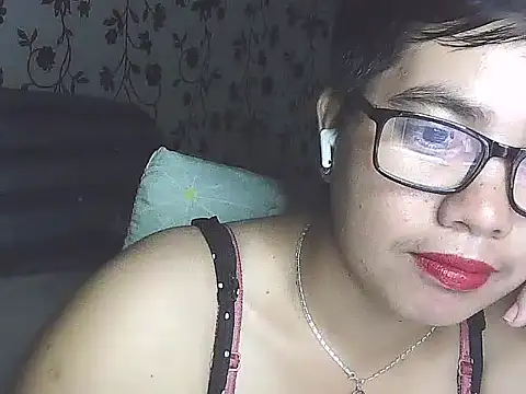 Snapshot of lovely_samxxx24 chatting on 02/20/25, 07:45 lovely samxxx24 online show from 02/20/25, 07:45