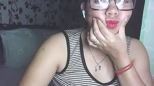 Snapshot of lovely_samxxx24 chatting on 02/27/25, 01:48 lovely samxxx24 online show from 02/27/25, 01:48