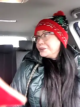 Snapshot of x__KHALEESI__x chatting on 12/30/24, 02:08 x KHALEESI x online show from 12/30/24, 02:08