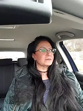 Snapshot of x__KHALEESI__x chatting on 11/14/25, 09:19 x KHALEESI x online show from 11/14/25, 09:19