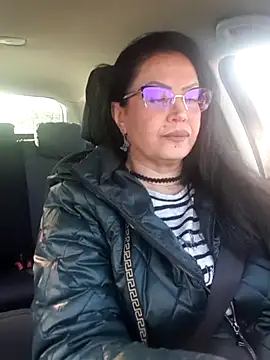 Snapshot of x__KHALEESI__x chatting on 12/15/25, 07:34 x KHALEESI x online show from 12/15/25, 07:34