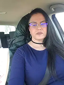 Snapshot of x__KHALEESI__x chatting on 03/11/26, 09:37 x KHALEESI x online show from 03/11/26, 09:37