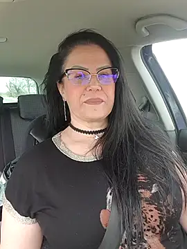 Snapshot of x__KHALEESI__x chatting on 03/18/26, 09:56 x KHALEESI x online show from 03/18/26, 09:56