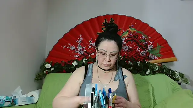 Snapshot of x__KHALEESI__x chatting on 03/24/26, 07:08 x KHALEESI x online show from 03/24/26, 07:08