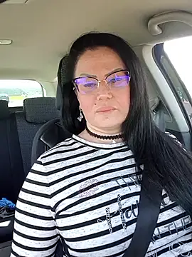 Snapshot of x__KHALEESI__x chatting on 04/05/26, 07:49 x KHALEESI x online show from 04/05/26, 07:49