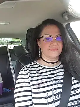 Snapshot of x__KHALEESI__x chatting on 04/18/26, 09:13 x KHALEESI x online show from 04/18/26, 09:13