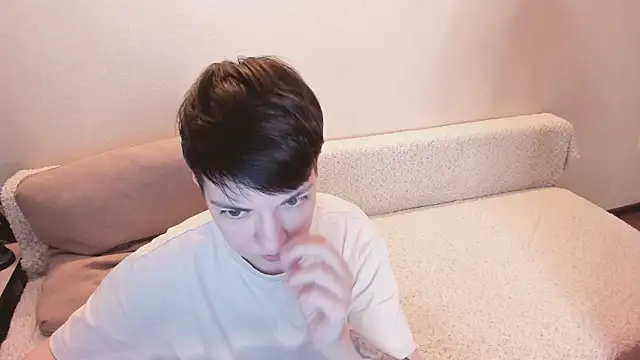 secret dreams   online show from 05/17/26, 06:15