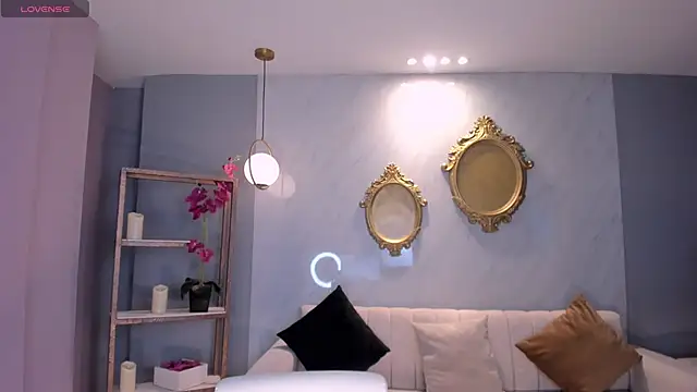 NiaHolland online show from 09/12/25, 06:52