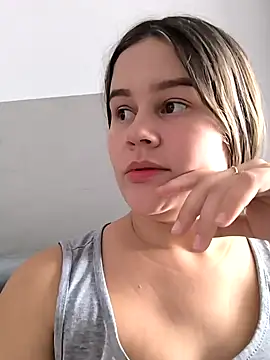 sweet lucia online show from 01/17/25, 02:18