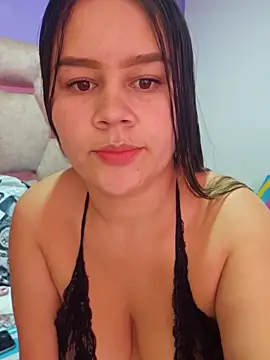 Snapshot of sweet_lucia chatting on 03/16/26, 02:54 sweet lucia online show from 03/16/26, 02:54