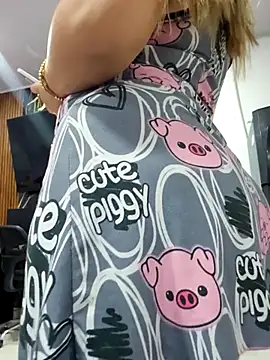 Snapshot of sweet_lucia chatting on 03/19/26, 02:21 sweet lucia online show from 03/19/26, 02:21