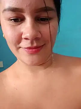 Snapshot of sweet_lucia chatting on 03/21/26, 07:39 sweet lucia online show from 03/21/26, 07:39