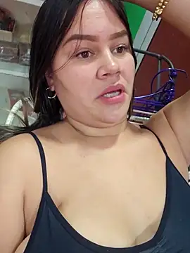 Snapshot of sweet_lucia chatting on 03/27/26, 02:06 sweet lucia online show from 03/27/26, 02:06