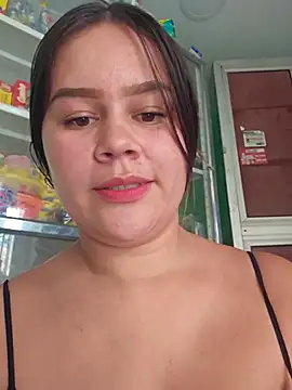 Snapshot of sweet_lucia chatting on 03/28/26, 03:33 sweet lucia online show from 03/28/26, 03:33