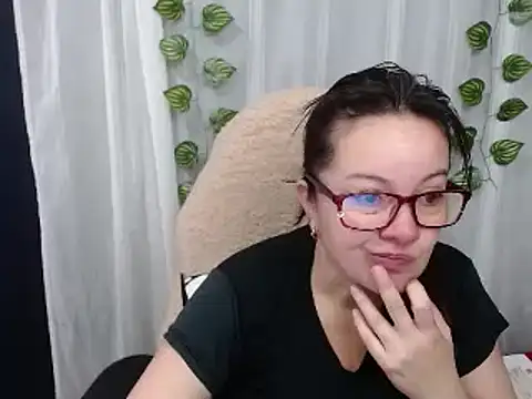 Snapshot of Sonialorens_ chatting on 12/04/24, 12:58 Sonialorens  online show from 12/04/24, 12:58