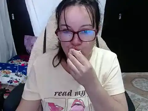 Snapshot of Sonialorens_ chatting on 12/10/24, 02:50 Sonialorens  online show from 12/10/24, 02:50