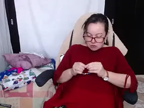 Snapshot of Sonialorens_ chatting on 12/12/24, 12:44 Sonialorens  online show from 12/12/24, 12:44