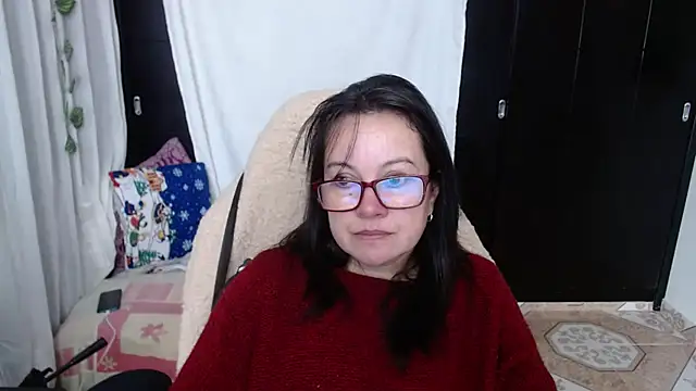 Snapshot of Sonialorens_ chatting on 12/19/24, 02:46 Sonialorens  online show from 12/19/24, 02:46