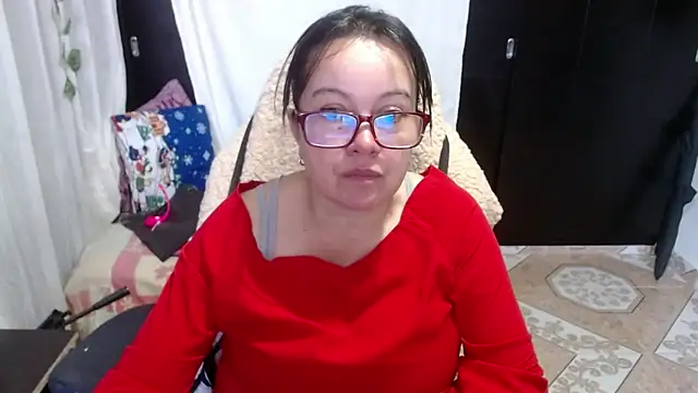Snapshot of Sonialorens_ chatting on 12/20/24, 02:05 Sonialorens  online show from 12/20/24, 02:05