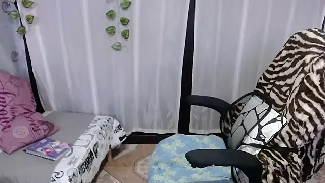 Snapshot of Sonialorens_ chatting on 02/01/25, 12:16 Sonialorens  online show from 02/01/25, 12:16