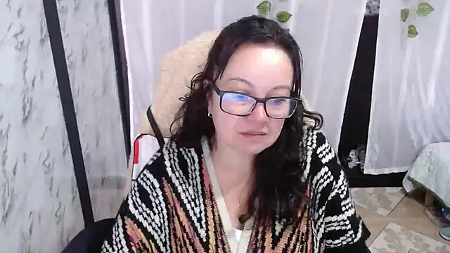 Snapshot of Sonialorens_ chatting on 03/08/25, 02:19 Sonialorens  online show from 03/08/25, 02:19