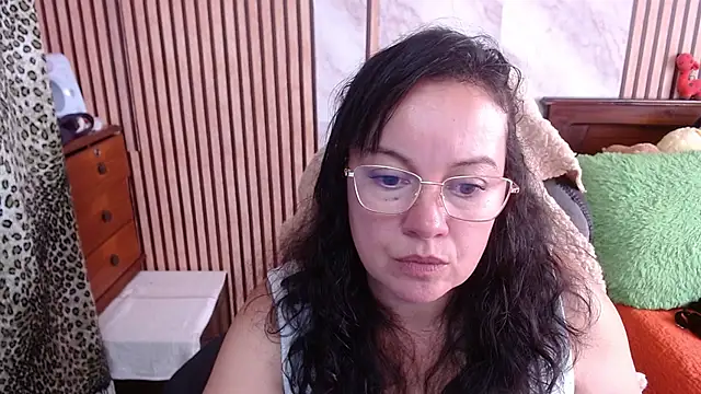 Snapshot of Sonialorens_ chatting on 09/22/25, 04:53 Sonialorens  online show from 09/22/25, 04:53
