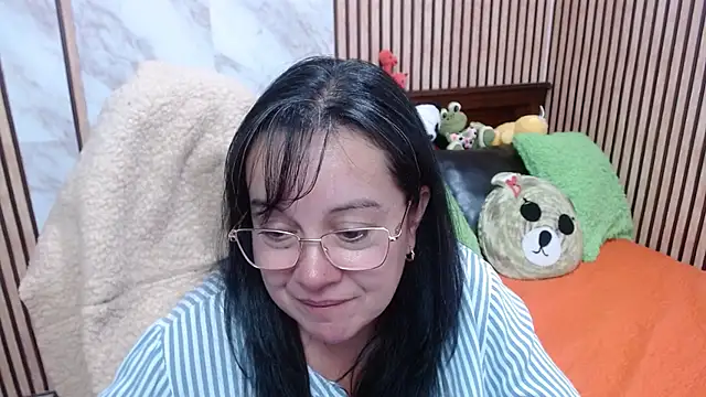 Snapshot of Sonialorens_ chatting on 09/25/25, 10:57 Sonialorens  online show from 09/25/25, 10:57