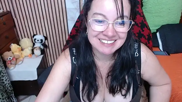 Snapshot of Sonialorens_ chatting on 10/04/25, 08:40 Sonialorens  online show from 10/04/25, 08:40