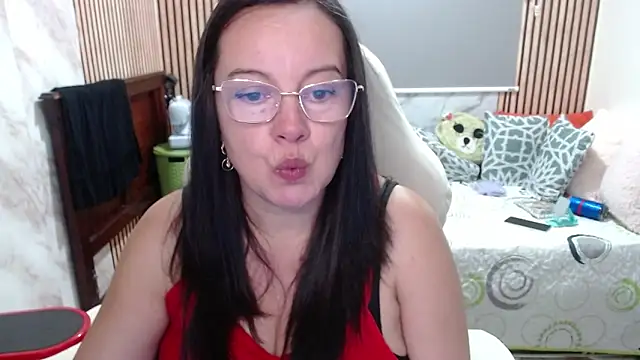 Sonialorens  online show from 05/14/26, 05:20
