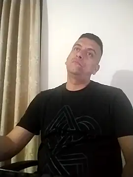 Snapshot of starplss chatting on 11/20/25, 02:23 starplss online show from 11/20/25, 02:23