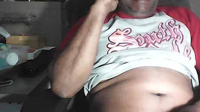 Snapshot of Josuasl2021 chatting on 04/15/26, 01:29 Josuasl2021 online show from 04/15/26, 01:29