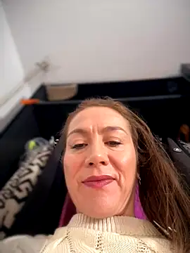 angelitasexy81 online show from 11/28/25, 10:51