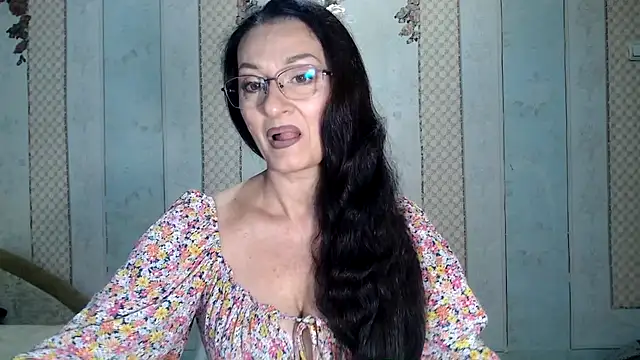 Antralyn online show from 10/27/25, 09:46