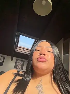 Snapshot of IamSashaLuv chatting on 03/03/26, 12:55 IamSashaLuv online show from 03/03/26, 12:55