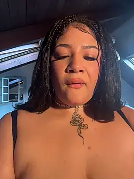 Snapshot of IamSashaLuv chatting on 03/25/26, 04:35 IamSashaLuv online show from 03/25/26, 04:35