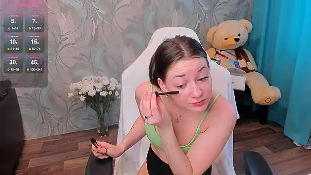 Snapshot of Kitty8meow chatting on 01/10/25, 04:44 Kitty8meow online show from 01/10/25, 04:44