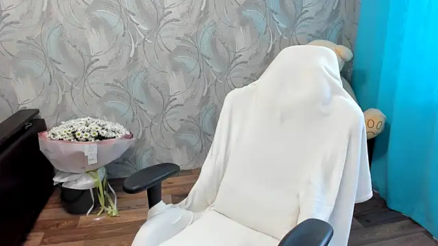 Snapshot of Kitty8meow chatting on 11/30/25, 06:28 Kitty8meow online show from 11/30/25, 06:28